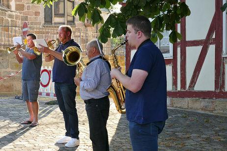 Traditionelles Kirchturmblasen der Naumburger Stadtkapelle mit ihrem Jugendorchester